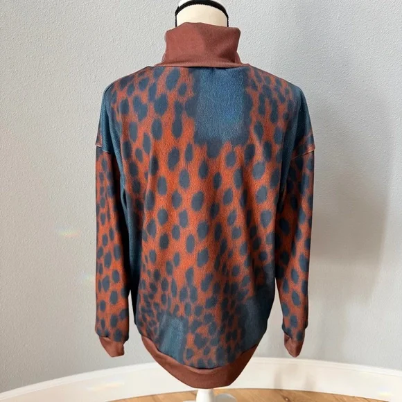 Leopard Print Turtleneck Sweater - Picture 5 of 9
